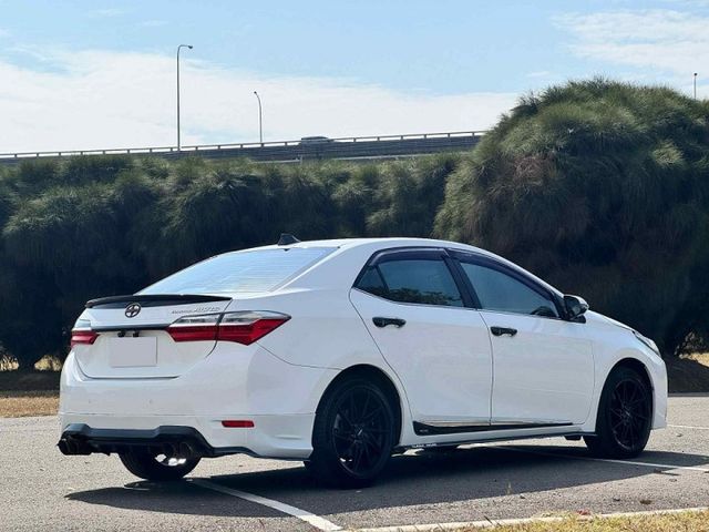 【11.5代 ALTIS 豪華版】僅跑8萬公里 鑑定認證車 升級鋁圈 360環景系統 大螢幕安卓機 IKEY免鑰匙  第2張相片