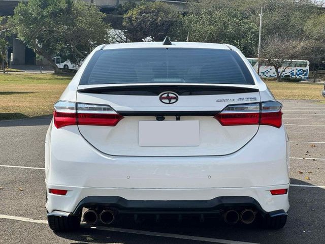 【11.5代 ALTIS 豪華版】僅跑8萬公里 鑑定認證車 升級鋁圈 360環景系統 大螢幕安卓機 IKEY免鑰匙  第4張相片