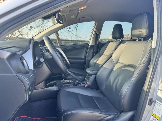 小改款!!【RAV4 2.0 尊爵版】 全車原鈑件 ACC自動跟車 IKEY免鑰匙 盲點偵測 恆溫空調 藍芽多媒體  第6張相片
