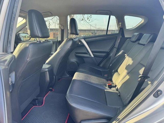 小改款!!【RAV4 2.0 尊爵版】 全車原鈑件 ACC自動跟車 IKEY免鑰匙 盲點偵測 恆溫空調 藍芽多媒體  第7張相片