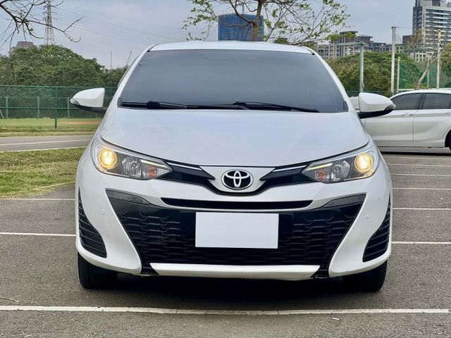 【Toyota Yaris 豪華版】僅跑5萬公里 認證車 I-KEY免鑰匙 恆溫空調 盲點偵測 藍芽多媒體影音  第3張相片
