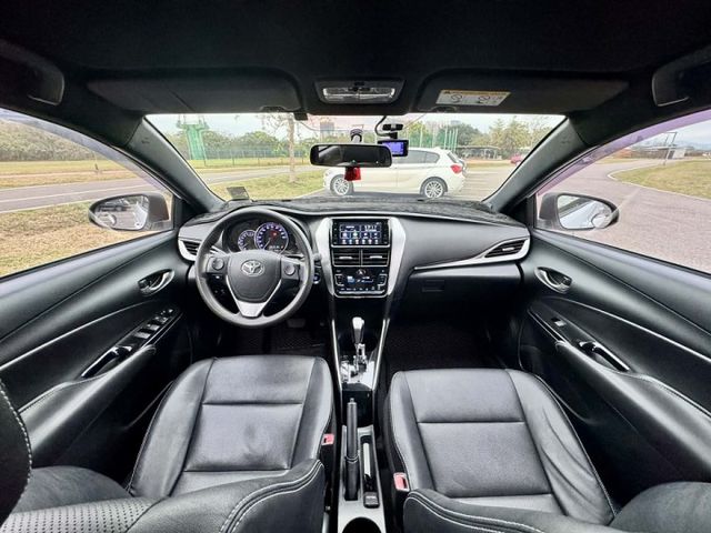 【Toyota Yaris 豪華版】僅跑5萬公里 認證車 I-KEY免鑰匙 恆溫空調 盲點偵測 藍芽多媒體影音  第5張相片