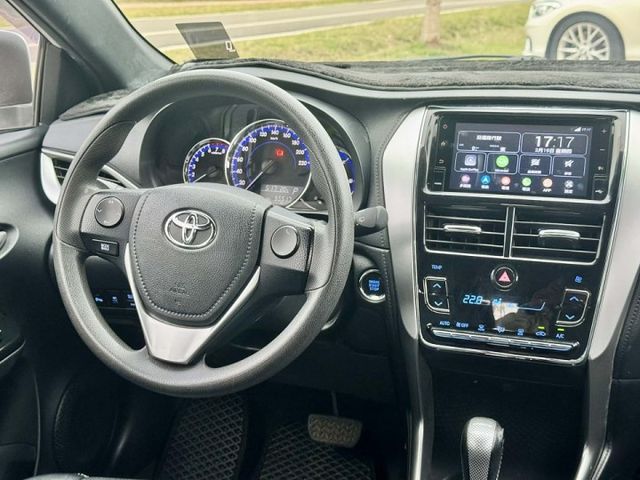 【Toyota Yaris 豪華版】僅跑5萬公里 認證車 I-KEY免鑰匙 恆溫空調 盲點偵測 藍芽多媒體影音  第6張相片