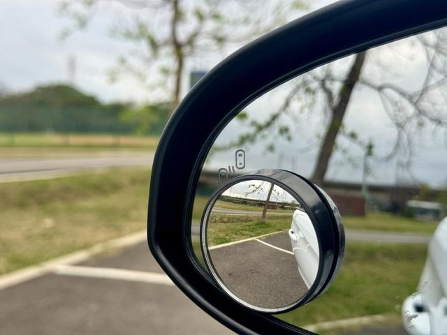 【Toyota Yaris 豪華版】僅跑5萬公里 認證車 I-KEY免鑰匙 恆溫空調 盲點偵測 藍芽多媒體影音  第9張相片