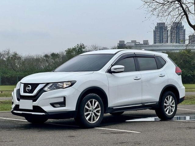 【Nissan X-Trail 2.0 超值版】僅跑2.5萬公里 全原廠保養 全車無事故原版件 恆溫空調 ISOFIX  第1張相片