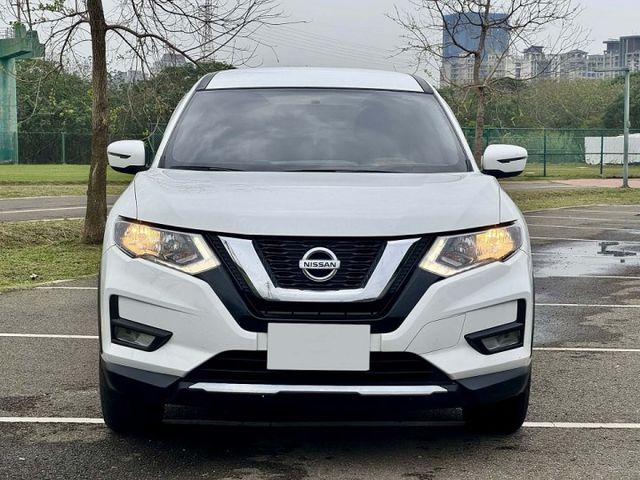 【Nissan X-Trail 2.0 超值版】僅跑2.5萬公里 全原廠保養 全車無事故原版件 恆溫空調 ISOFIX  第3張相片
