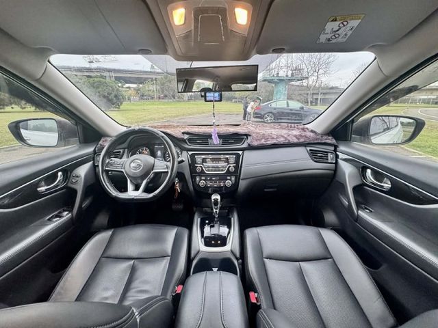 【Nissan X-Trail 2.0 超值版】僅跑2.5萬公里 全原廠保養 全車無事故原版件 恆溫空調 ISOFIX  第5張相片