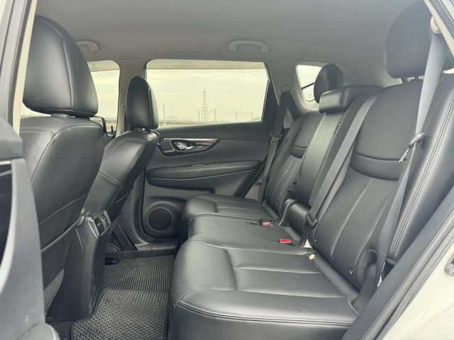 【Nissan X-Trail 2.0 超值版】僅跑2.5萬公里 全原廠保養 全車無事故原版件 恆溫空調 ISOFIX  第7張相片