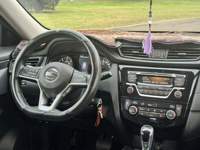 【Nissan X-Trail 2.0 超值版】僅跑2.5萬公里 全原廠保養 全車無事故原版件 恆溫空調 ISOFIX  第8張相片