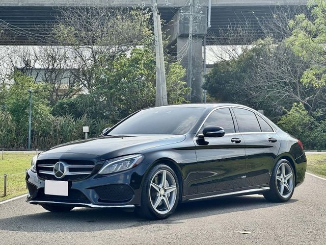 【C300 AMG 4MATIC】全車原鈑件 四鍵大滿配! 23P自動跟車 全景天窗 柏林之音 冷熱通風座椅 香氛套件  第1張相片