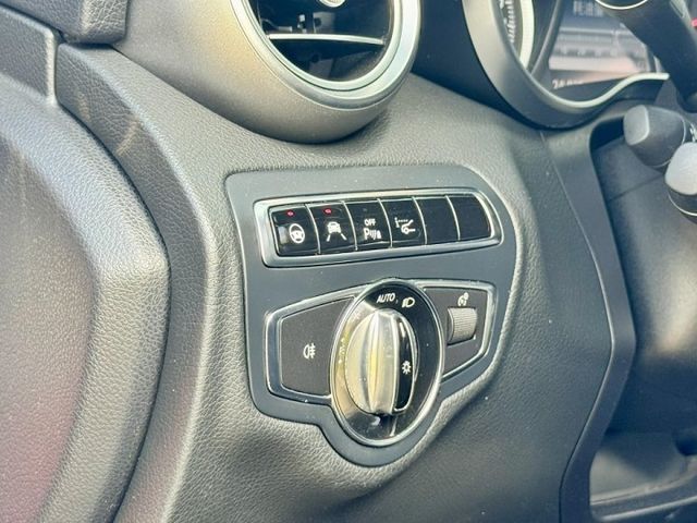 【C300 AMG 4MATIC】全車原鈑件 四鍵大滿配! 23P自動跟車 全景天窗 柏林之音 冷熱通風座椅 香氛套件  第5張相片