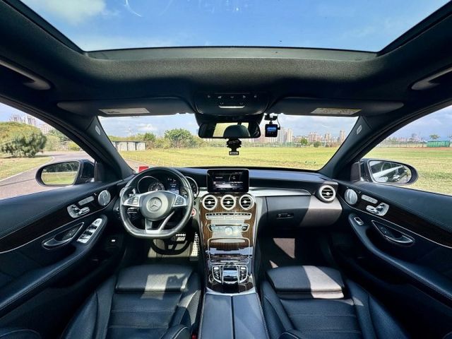 【C300 AMG 4MATIC】全車原鈑件 四鍵大滿配! 23P自動跟車 全景天窗 柏林之音 冷熱通風座椅 香氛套件  第6張相片