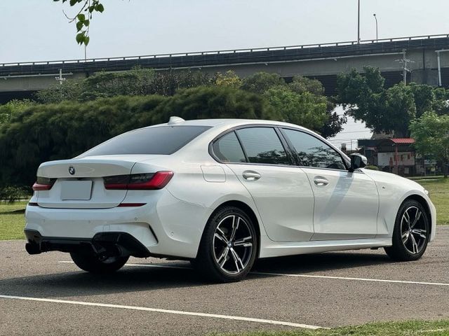 首發大滿配!【G20 320i M-Sport】全車原鈑件 H/K環繞音響 HUD抬顯 5AU自動跟車 中尾段閥門  第2張相片