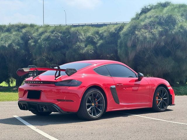 718 Cayman S 實跑7萬 無事故認證車 【Brembo前後陶煞 全車GT4外觀 RS尾翼 碳纖維引擎蓋 】  第2張相片