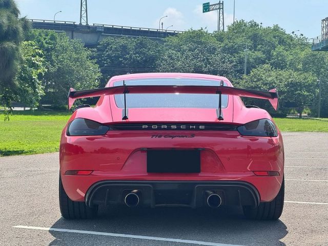 718 Cayman S 實跑7萬 無事故認證車 【Brembo前後陶煞 全車GT4外觀 RS尾翼 碳纖維引擎蓋 】  第7張相片