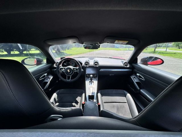 718 Cayman S 實跑7萬 無事故認證車 【Brembo前後陶煞 全車GT4外觀 RS尾翼 碳纖維引擎蓋 】  第9張相片