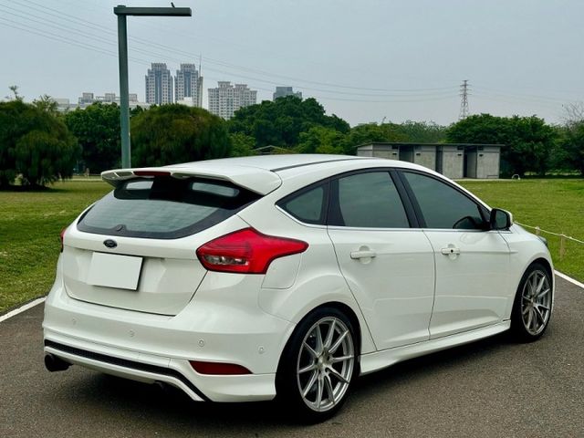 MK3.5 頂級運動S版 全車原版件 IKEY免鑰匙 盲點偵測 換檔撥片 全景天窗 360環景 安卓機  第2張相片