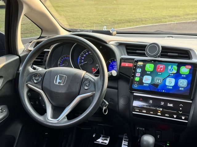 【FIT VTi-S】認證車 極佳氣氛 全車無限大包、側裙 CarPlay安卓機 方向盤快控鍵 換檔撥片 倒車顯影  第8張相片