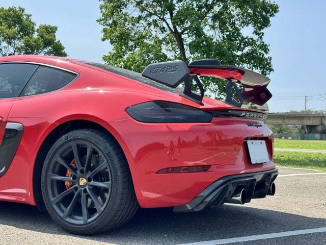 718 Cayman S 實跑7萬 無事故認證車 【Brembo前後陶煞 全車GT4外觀 RS尾翼 碳纖維引擎蓋 】  第4張相片