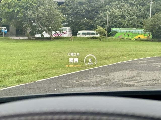 超滿配【W205 C300 AMG 4Matic】僅跑12萬公里 原版件 全車空力套件 柏林之音 全景天窗 冷熱座椅  第10張相片