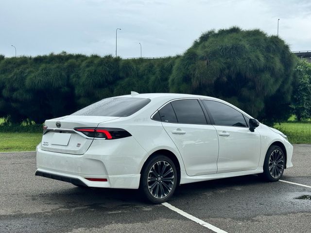 【市場稀有GR ALTIS】僅跑3.5萬 全車原鈑件 GR鈑燻黑尾燈 紅黑跑車內裝 360環景 Carplay安卓機  第2張相片