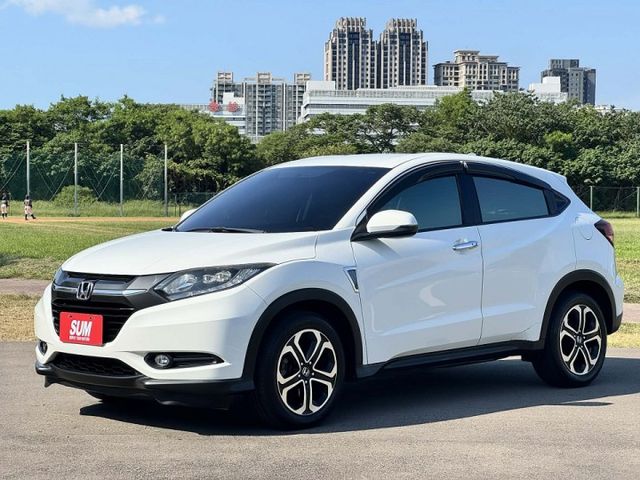 【Honda HR-V S頂級版】全車原鈑件 認證車 市場熱門小休旅 i-key免鑰匙啟動 換檔撥片  第1張相片