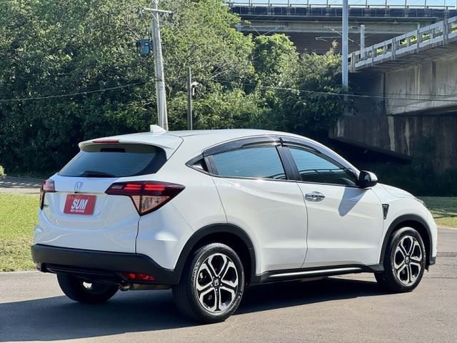 【Honda HR-V S頂級版】全車原鈑件 認證車 市場熱門小休旅 i-key免鑰匙啟動 換檔撥片  第2張相片