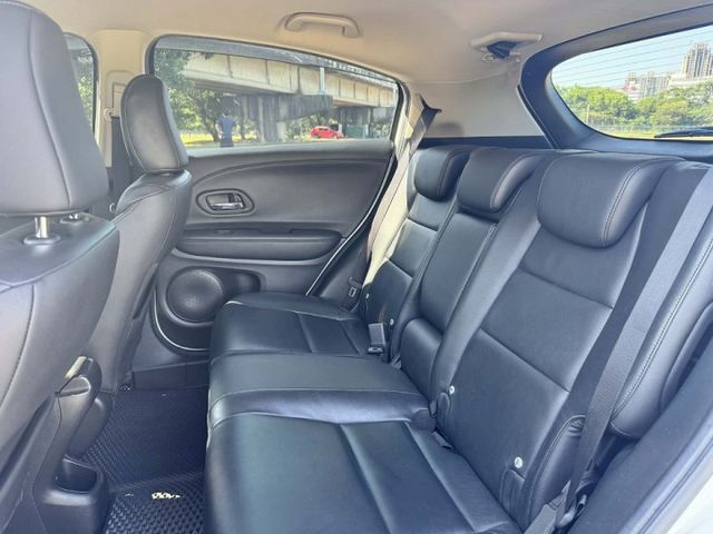 【Honda HR-V S頂級版】全車原鈑件 認證車 市場熱門小休旅 i-key免鑰匙啟動 換檔撥片  第7張相片