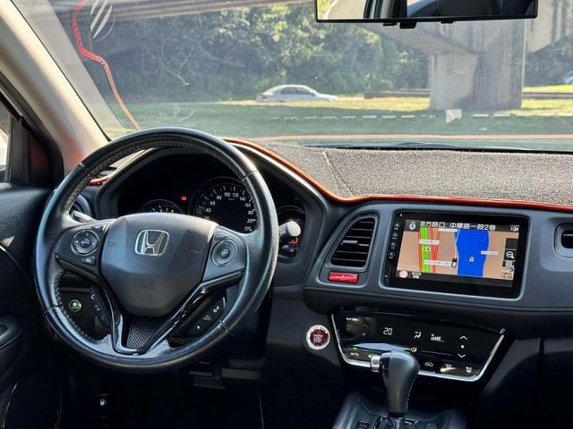 【Honda HR-V S頂級版】全車原鈑件 認證車 市場熱門小休旅 i-key免鑰匙啟動 換檔撥片  第8張相片