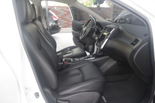 NISSAN日產 TIIDA  第7張相片