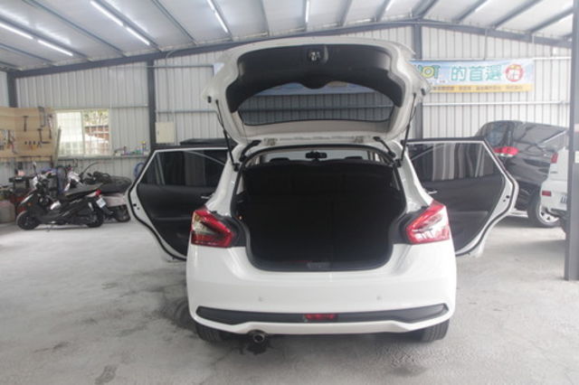 NISSAN日產 TIIDA  第9張相片