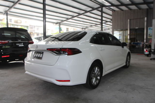 TOYOTA豐田 ALTIS  第2張相片