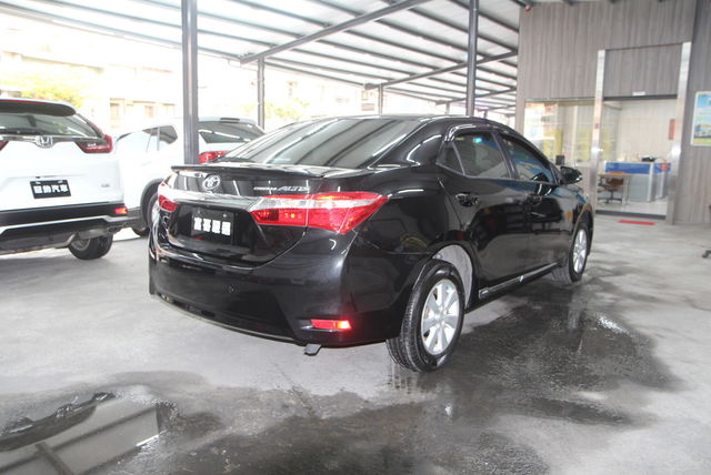 TOYOTA豐田 ALTIS  第2張相片