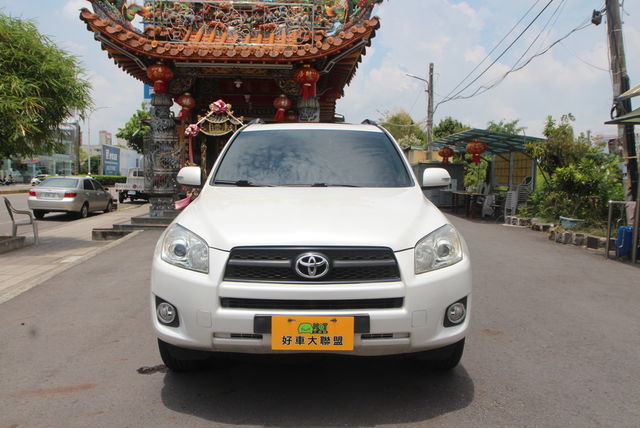 TOYOTA豐田 RAV4  第3張相片