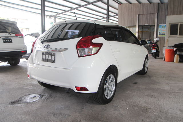 TOYOTA豐田 YARIS  第2張相片