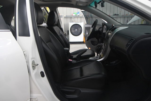 TOYOTA豐田 ALTIS  第7張相片