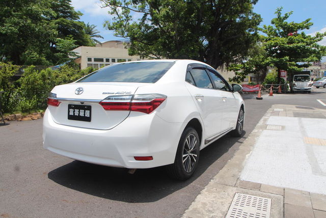 TOYOTA豐田 ALTIS  第2張相片