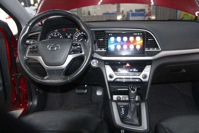 HYUNDAI現代 ELANTRA  第5張相片