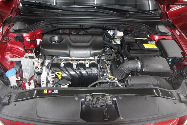 HYUNDAI現代 ELANTRA  第6張相片