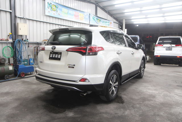 TOYOTA豐田 RAV4  第2張相片