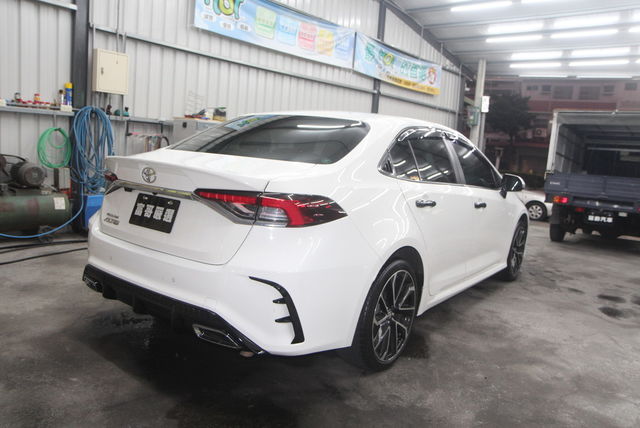 TOYOTA豐田 ALTIS  第2張相片