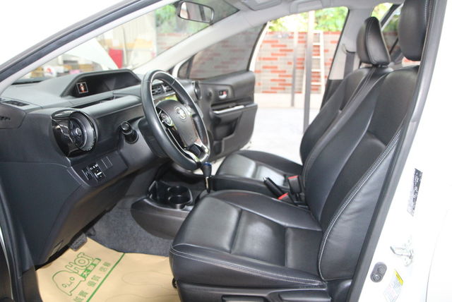 TOYOTA豐田 PRIUS C  第7張相片