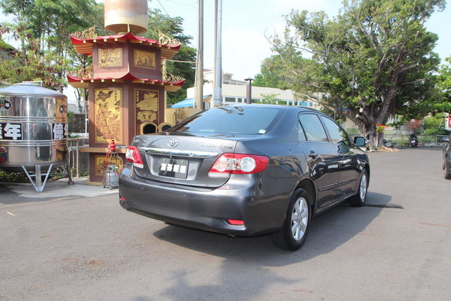 TOYOTA豐田 ALTIS  第2張相片