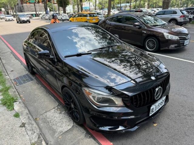 M-BENZ賓士 CLA250  第3張相片