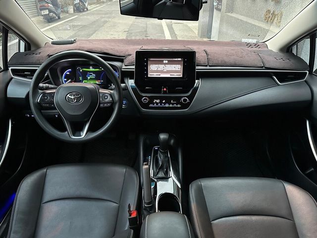 TOYOTA豐田 COROLLA ALTIS HYBRID  第2張相片