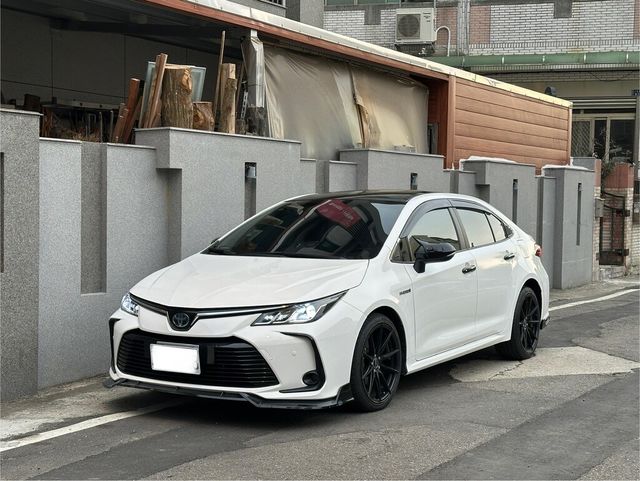 TOYOTA豐田 COROLLA ALTIS HYBRID  第6張相片