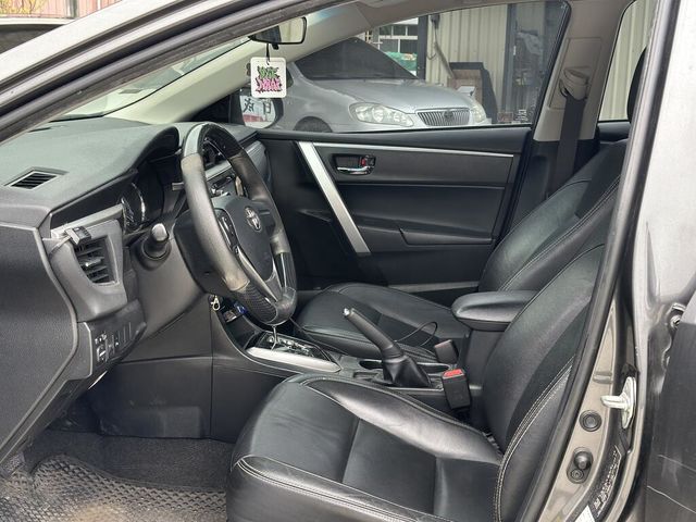 TOYOTA豐田 ALTIS  第3張相片