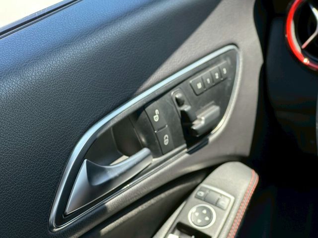 M-BENZ賓士 CLA250  第1張相片