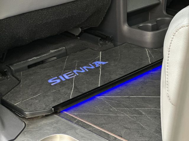TOYOTA豐田 SIENNA  第4張相片