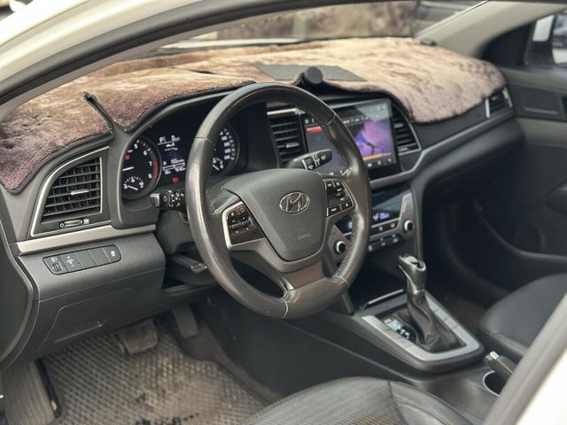 HYUNDAI現代 ELANTRA  第2張相片
